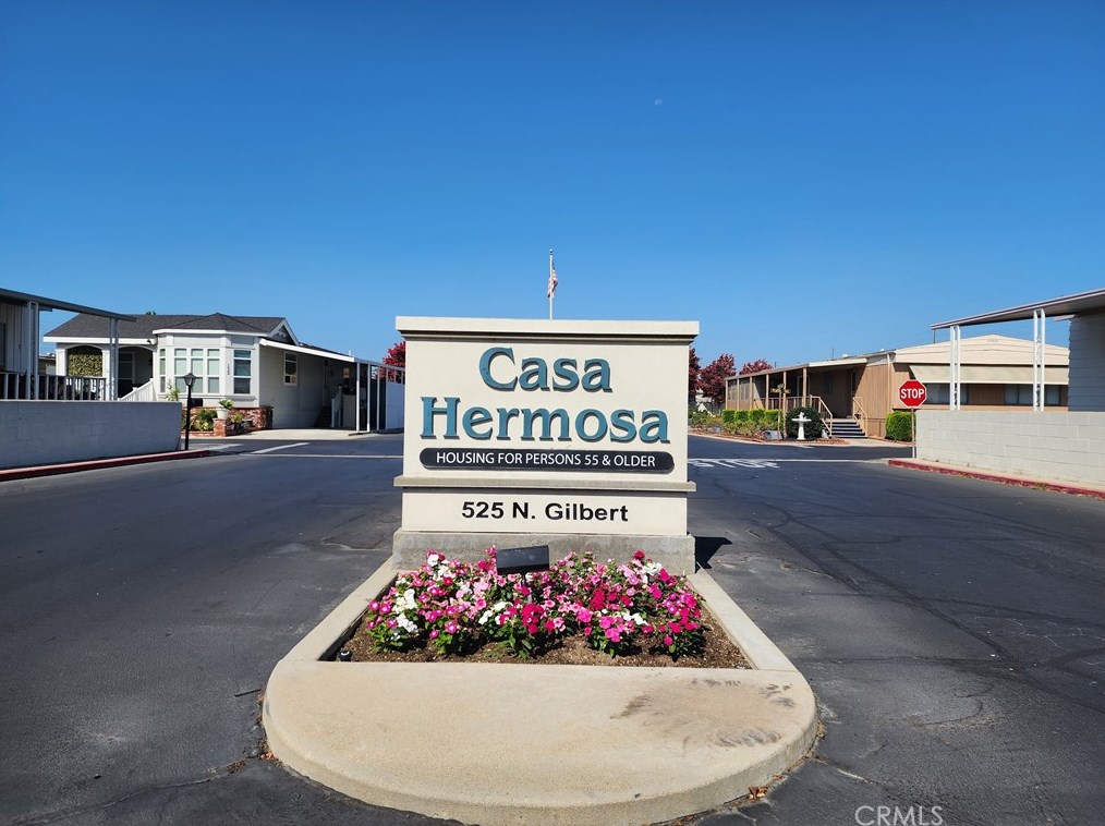 525 Gilbert St, Anaheim CA  92801-5034 exterior