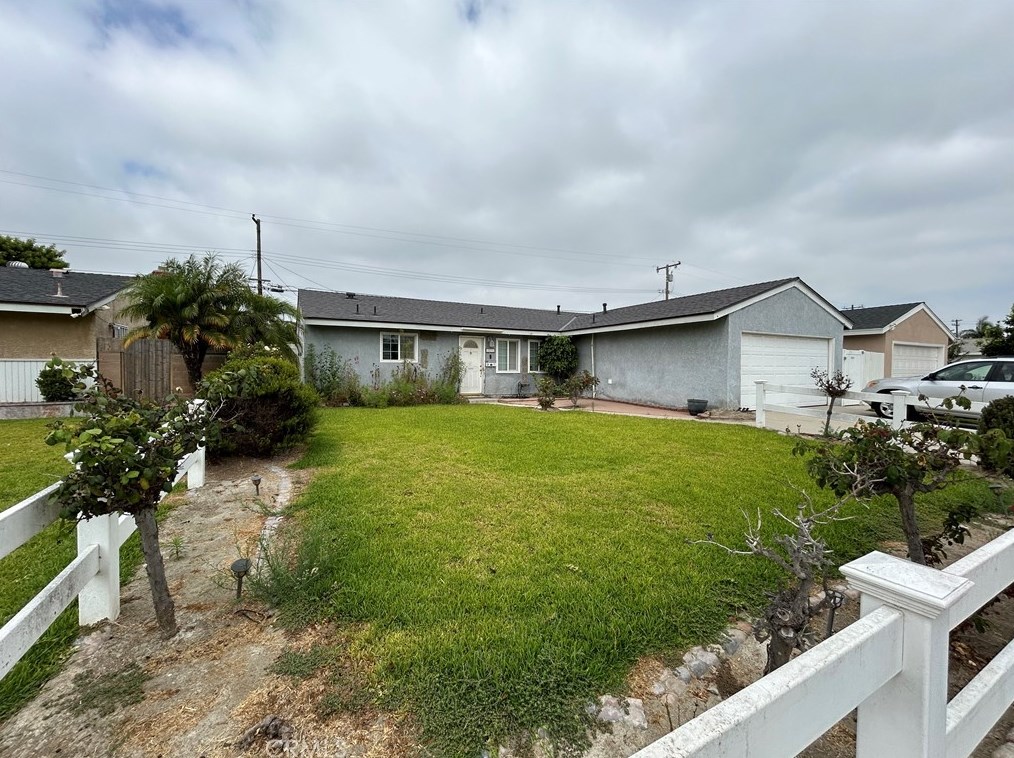 10231 Lorraine Ln, Cypress, CA 90630