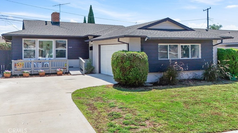 15528 Saranac Dr, Whittier, CA 90604-3221