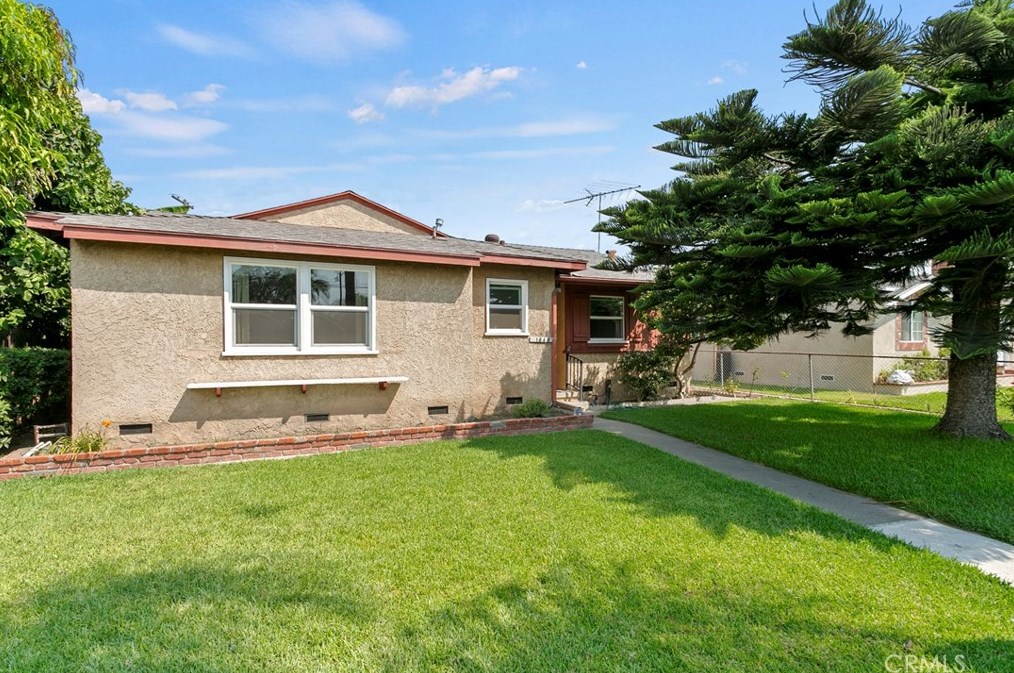 1649 Mcfadden Ave, Santa Ana, CA 92705-4309