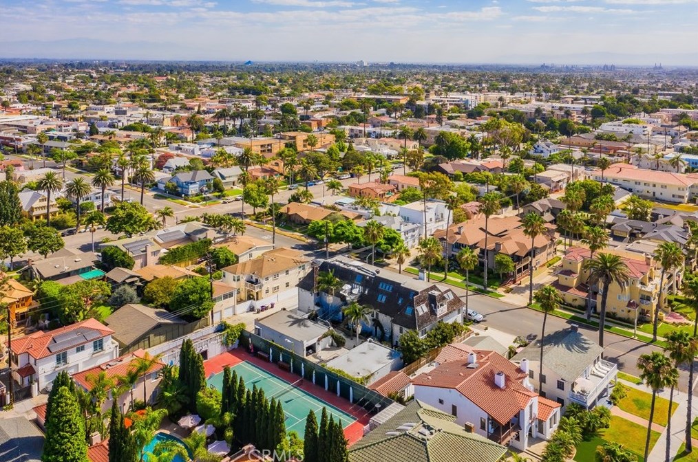 31 Coronado Ave, Long Beach CA  90803-2620 exterior