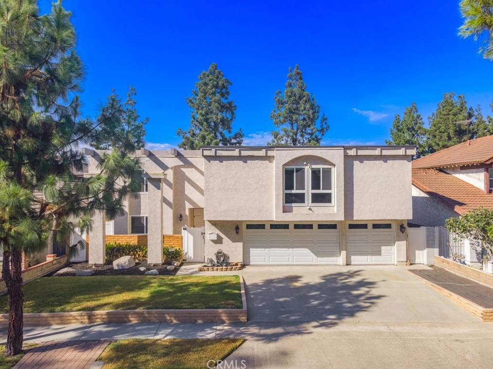 11227 Beach St, Artesia, CA 90703-1606