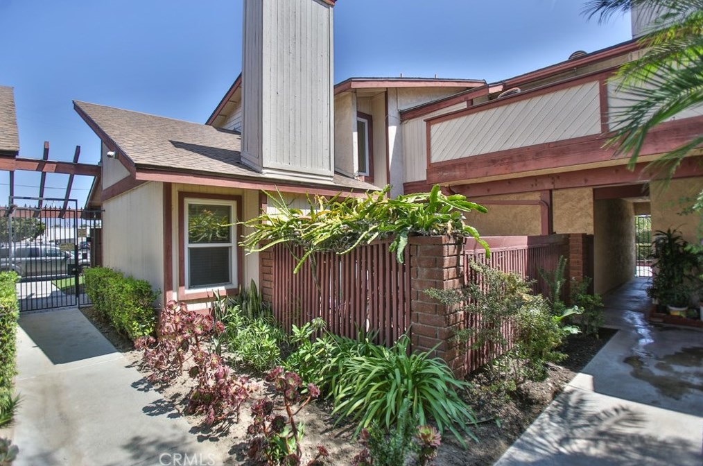 9942 Central Ave, Garden Grove, CA 92844-2410
