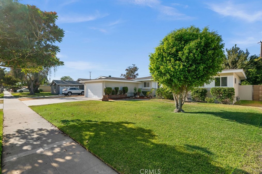 2425 W Orange Ave, Anaheim, CA 92804