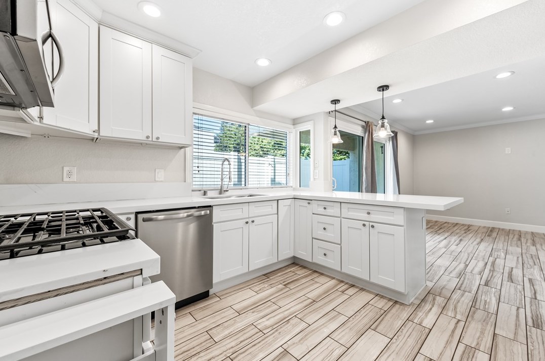 6835 Danvers Dr, Garden Grove, CA 92845-2903