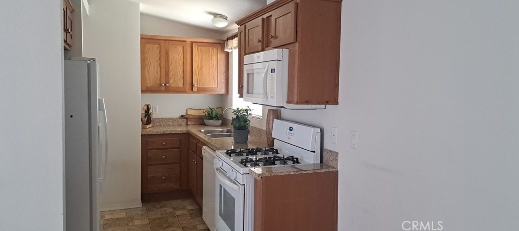 12147 Lakeland Rd #12, Santa Fe Springs, CA 90670