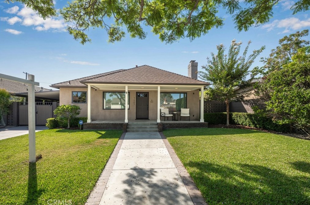 3665 Lomina Ave, Long Beach, CA 90808-2746