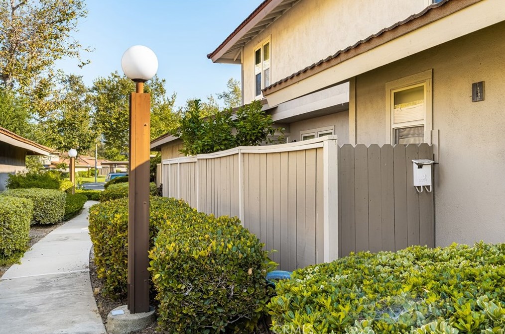 2154 Foxglove Rd, Tustin, CA 92780
