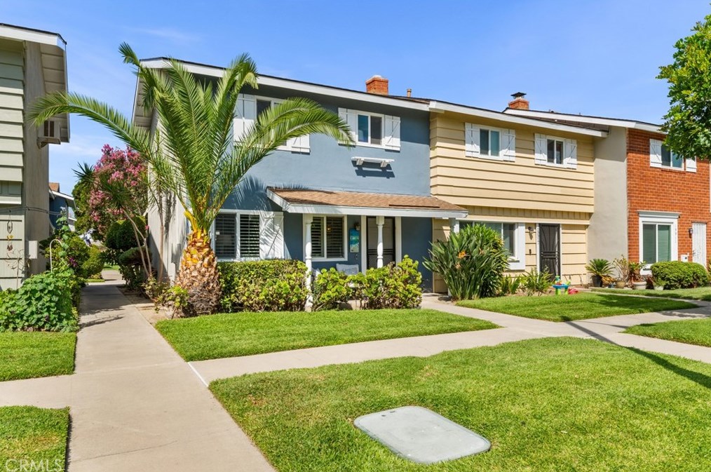 19921 Piccadilly Ln, Huntington Beach, CA 92646