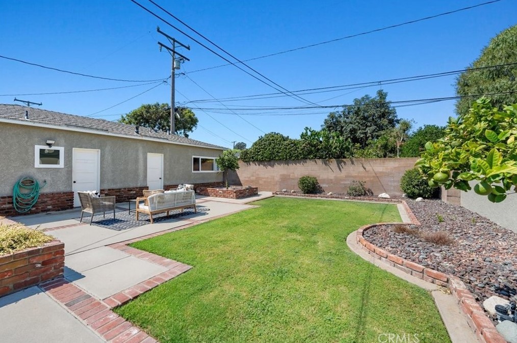 3929 Falcon Ave, Long Beach CA 90805-3648 exterior