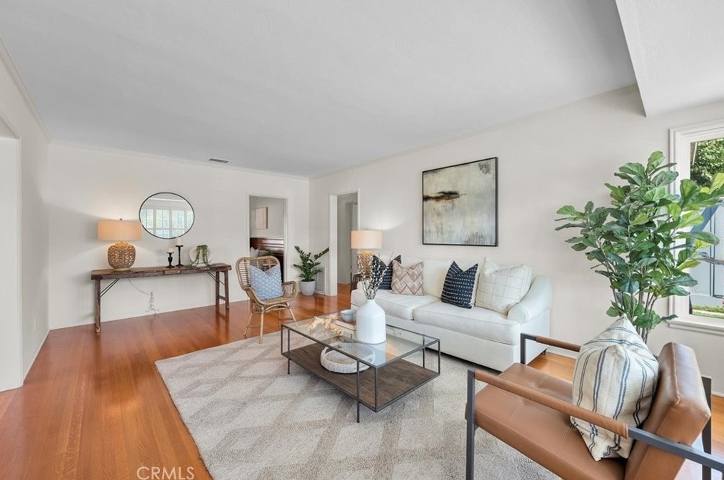 3929 Falcon Ave, Long Beach CA 90805-3648 exterior