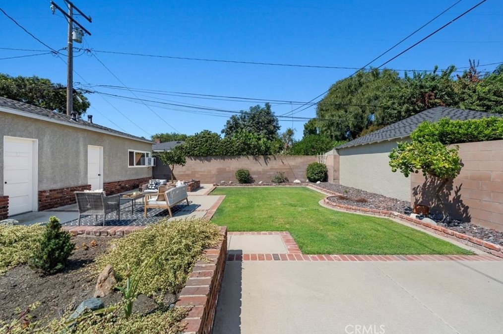 3929 Falcon Ave, Long Beach CA 90805-3648 exterior