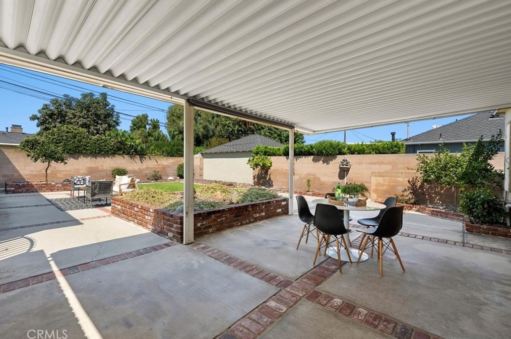 3929 Falcon Ave, Long Beach CA 90805-3648 exterior