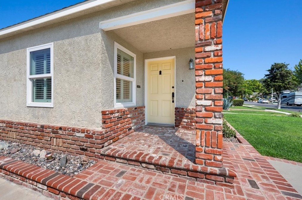 3929 Falcon Ave, Long Beach CA 90805-3648 exterior