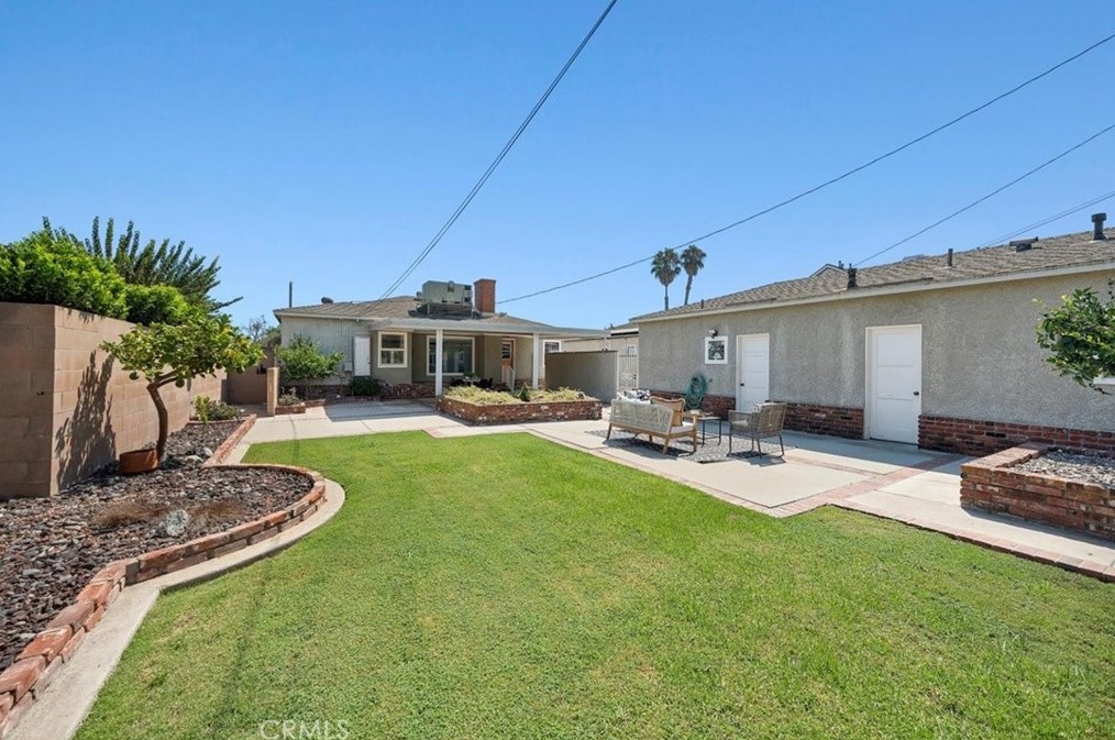 3929 Falcon Ave, Long Beach CA 90805-3648 exterior