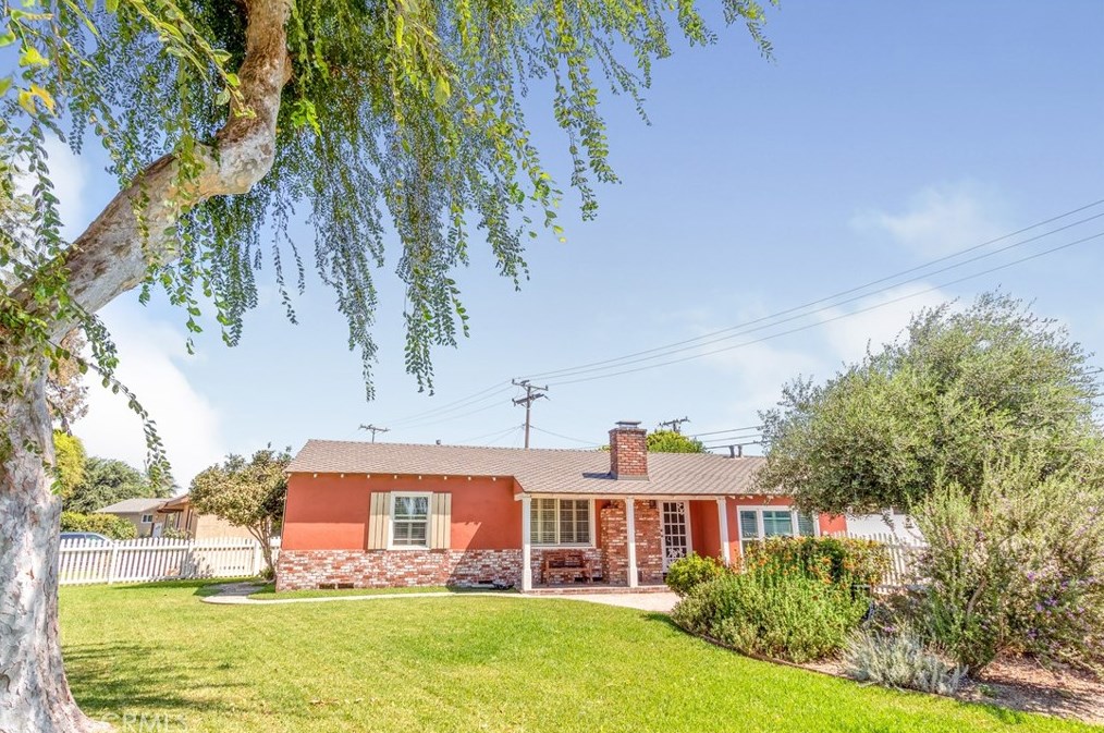 2605 E 219th St, Long Beach, CA 90810