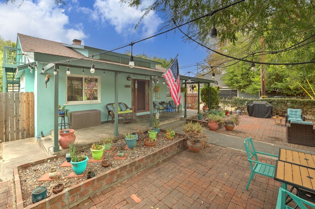 626 Columbia Ave, Pomona CA  91767-4030 exterior