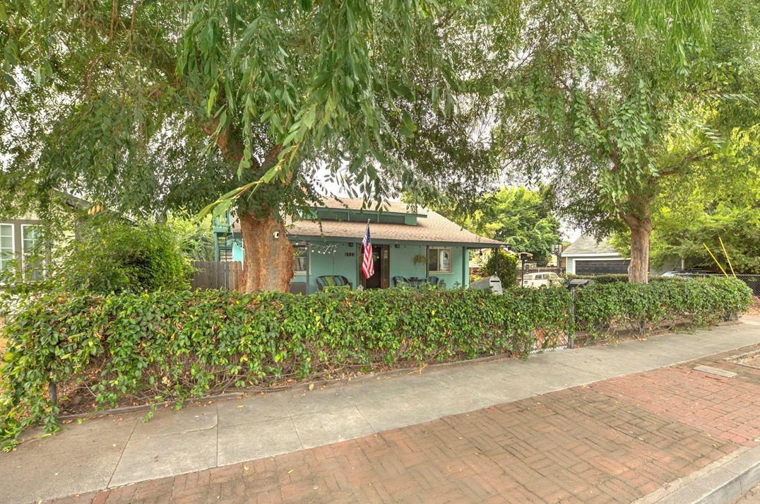 626 Columbia Ave, Pomona CA  91767-4030 exterior