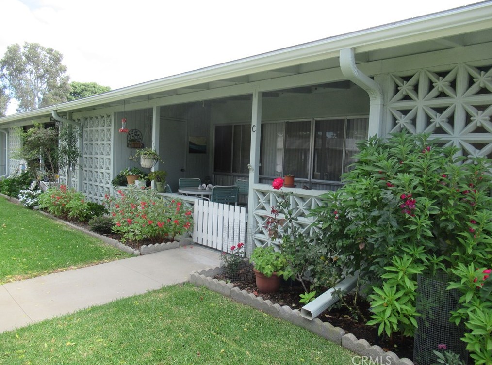 1400 Weeburn Rd, Seal Beach, CA 90740-3948