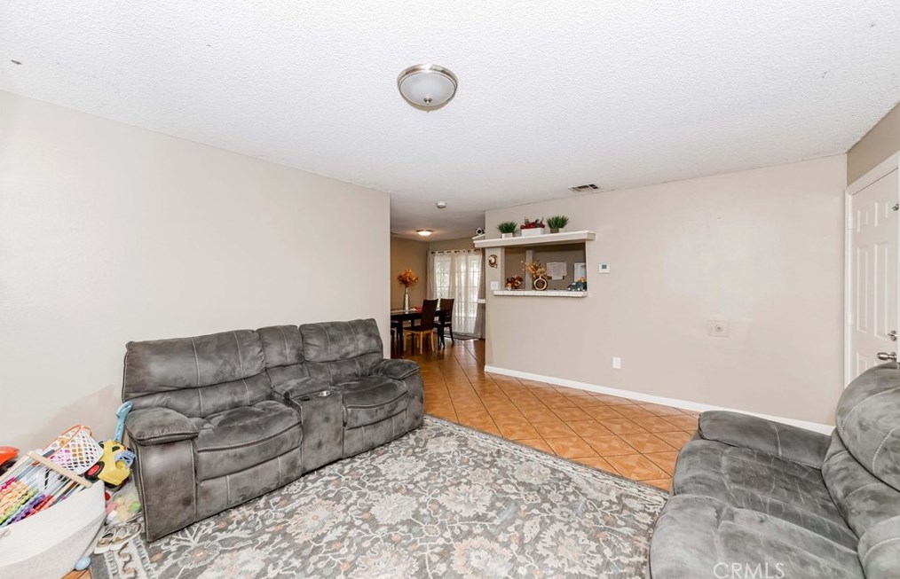 2020 Sultana Ave, Ontario CA  91761-5329 exterior