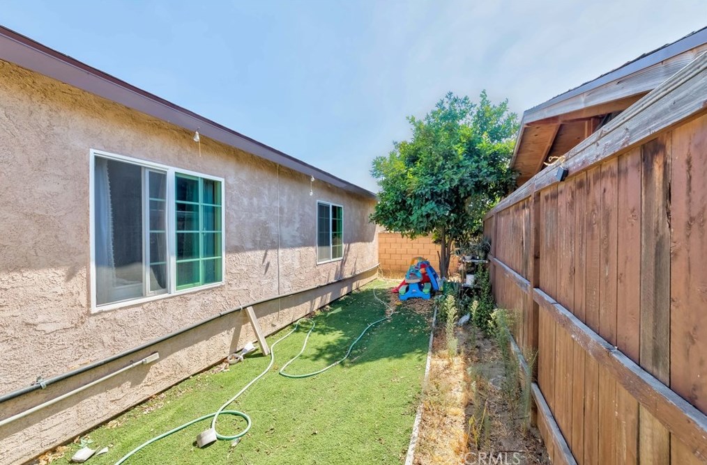 2020 Sultana Ave, Ontario CA  91761-5329 exterior