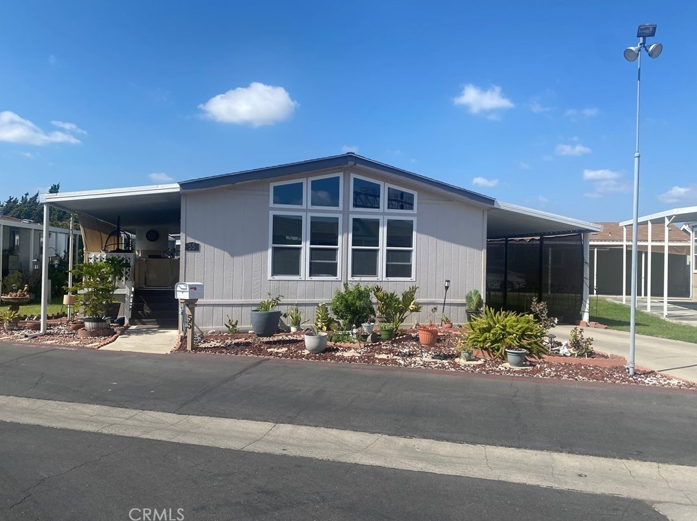 55 Lemon St, Anaheim, CA 92801-2943