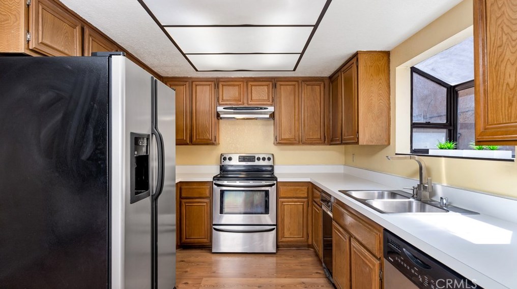 1839 Molino Ave, Long Beach, CA 90755-1126