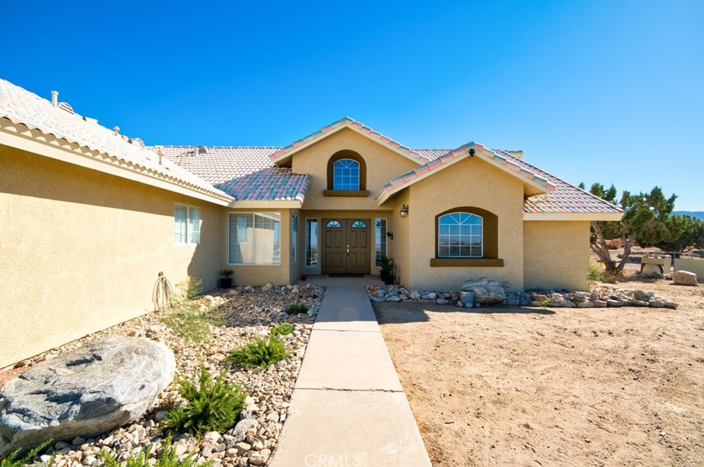 1825 Smoke Tree Rd, Pinon Hills, CA 92372