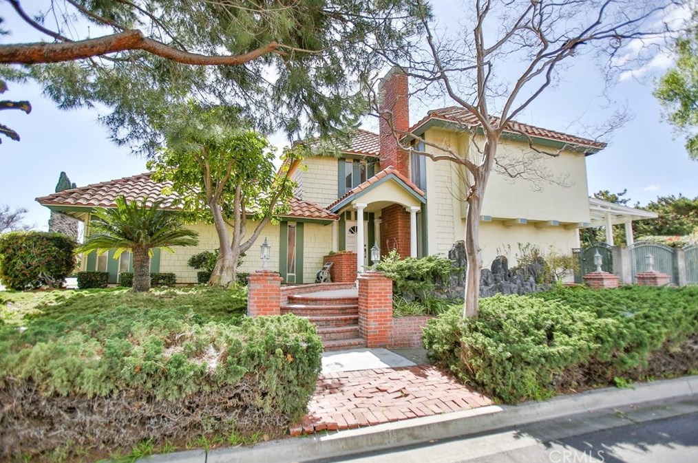 2 Roanne Cir, Irvine, CA 92604