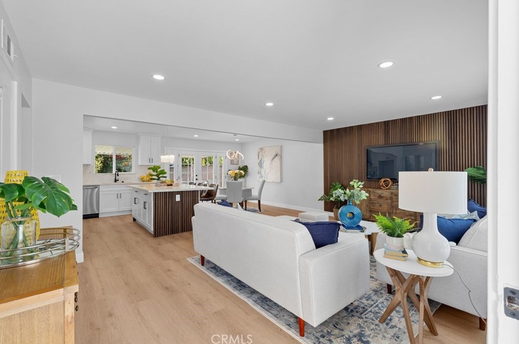8682 Oasis Ave, Westminster, CA 92683-4630