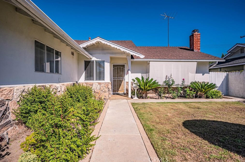 15882 Pilgrim Cir, Huntington Beach, CA 92647