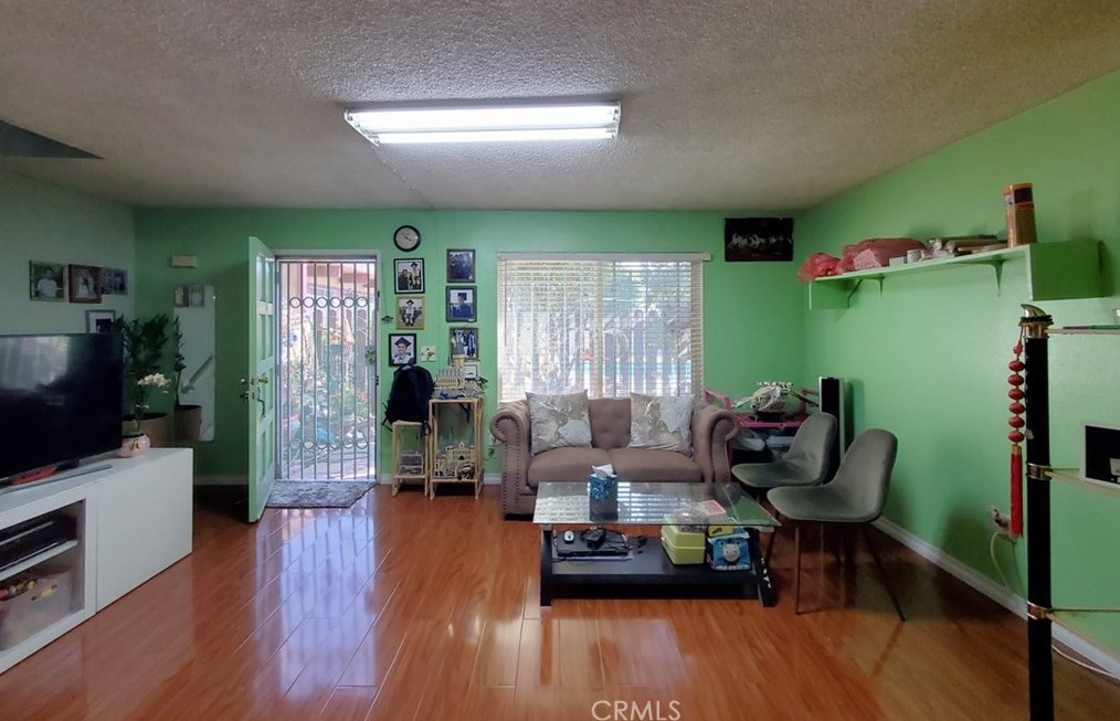 10825 Westminster Ave, Garden Grove, CA 92843-4924