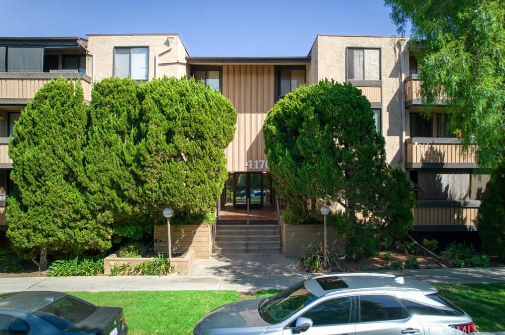 4170 Elm Ave #301, Long Beach, CA 90807