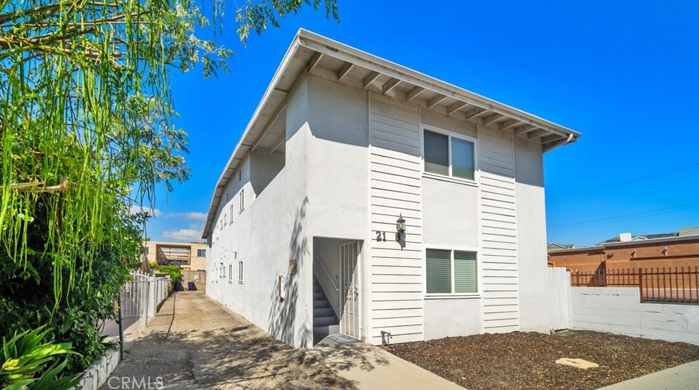21 Arbor St, Long Beach, CA 90805-7712