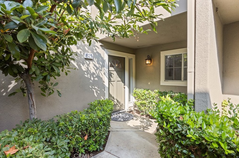 625 S Glenhurst Dr, Anaheim, CA 92808