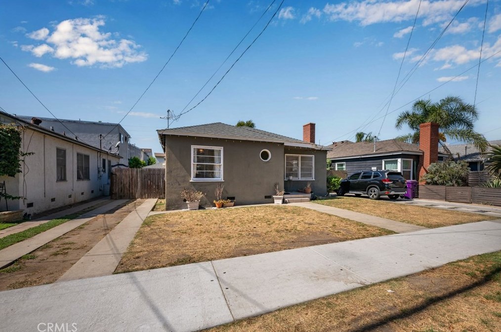 1067 Ximeno Ave, Long Beach, CA 90804