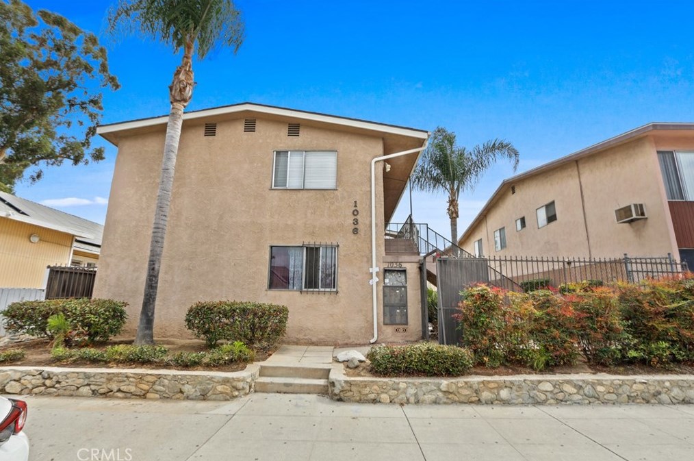 1036 Chestnut Ave, Long Beach, CA 90813-2956