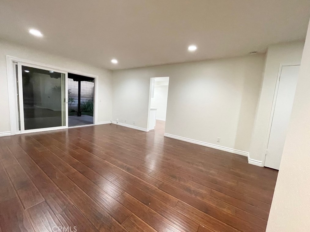 990 S Sarah Way, Anaheim, CA 92805