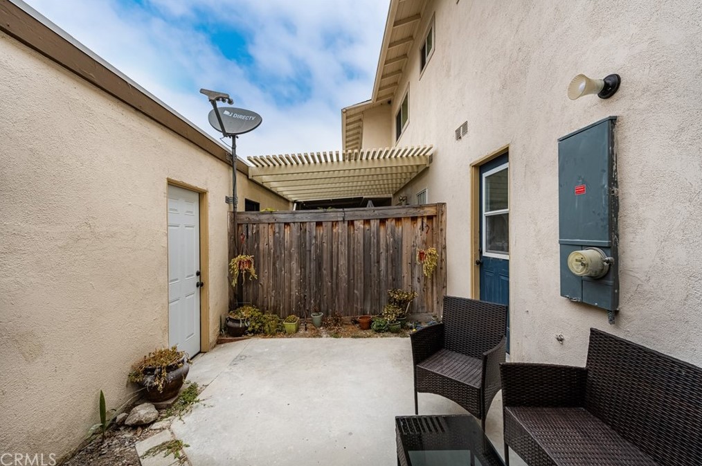 1722 Mitchell Ave, Tustin CA  92780-6321 exterior