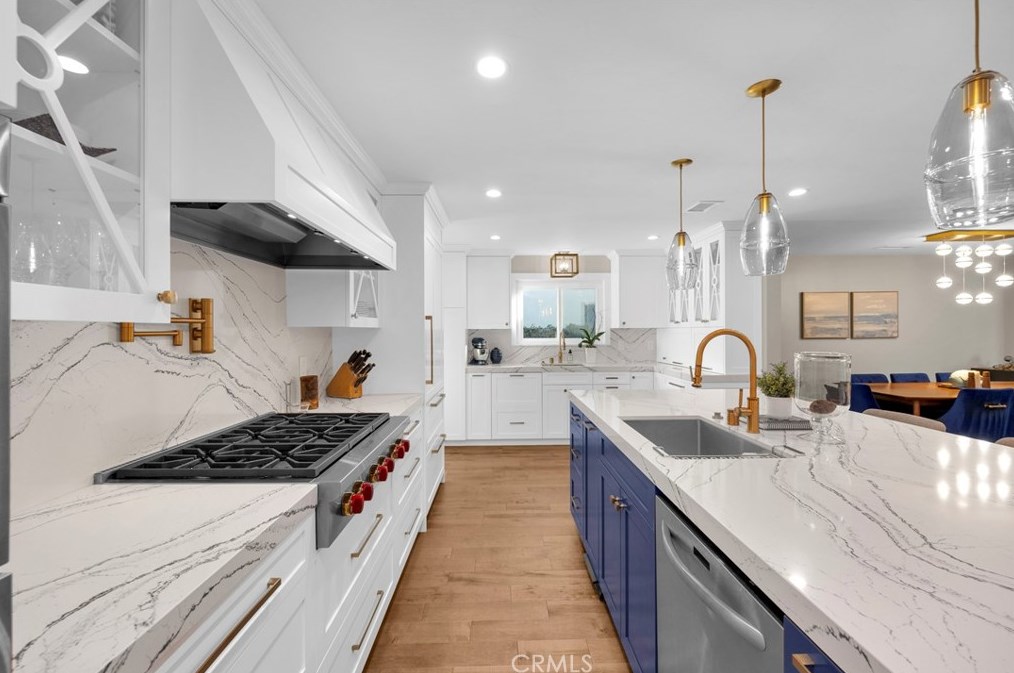 305 Harvard Ln, Seal Beach, CA 90740-2512