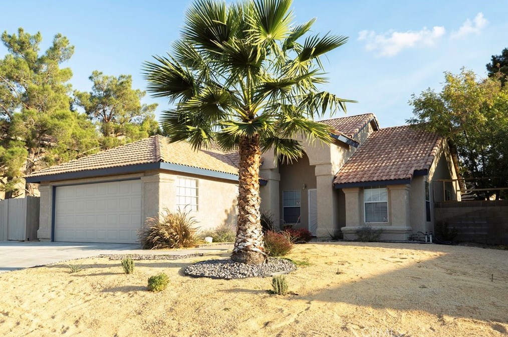 830 Avenue, Lancaster, CA