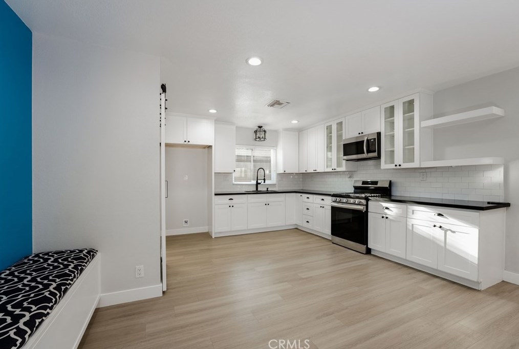 1425 Avalon Ave, Santa Ana CA 92705-7902 exterior