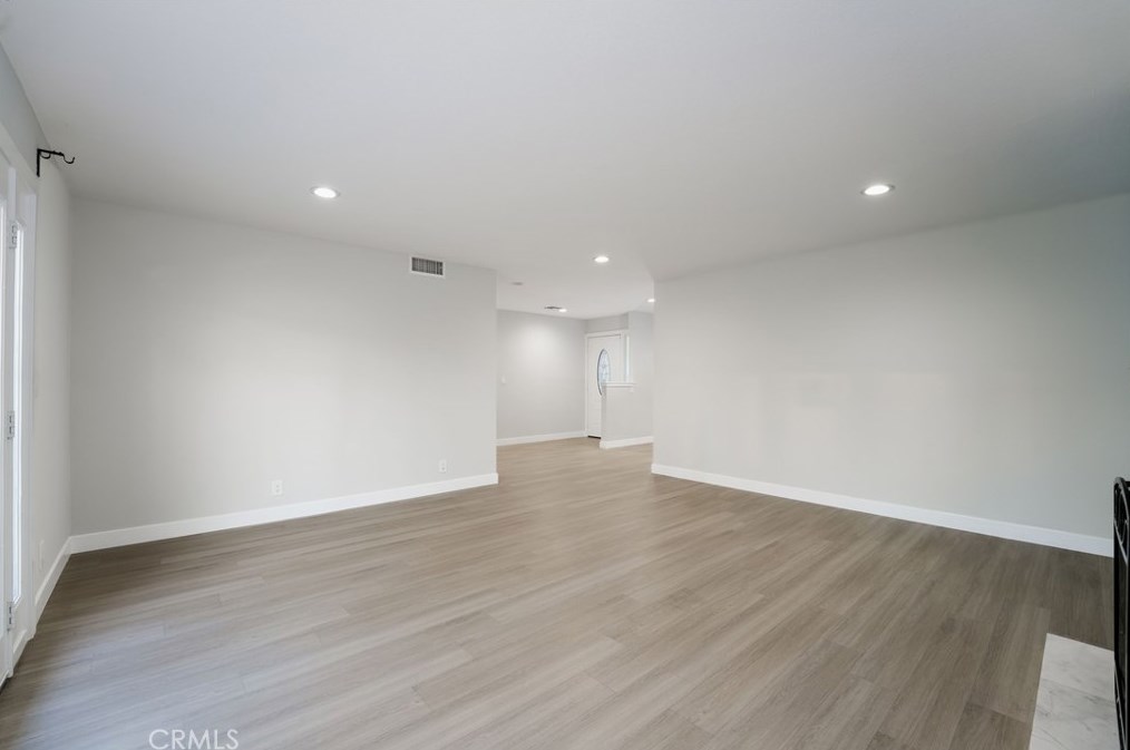 1425 Avalon Ave, Santa Ana CA 92705-7902 exterior