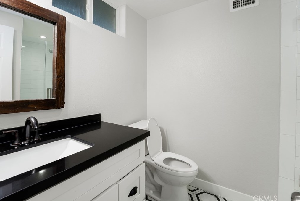 1425 Avalon Ave, Santa Ana CA 92705-7902 exterior