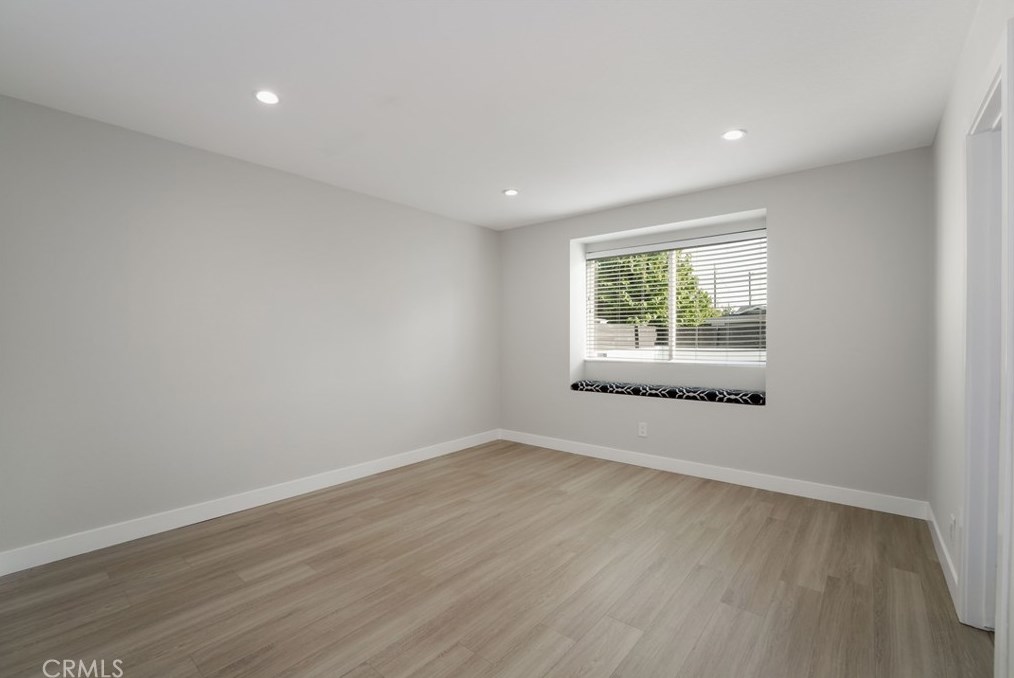 1425 Avalon Ave, Santa Ana CA 92705-7902 exterior