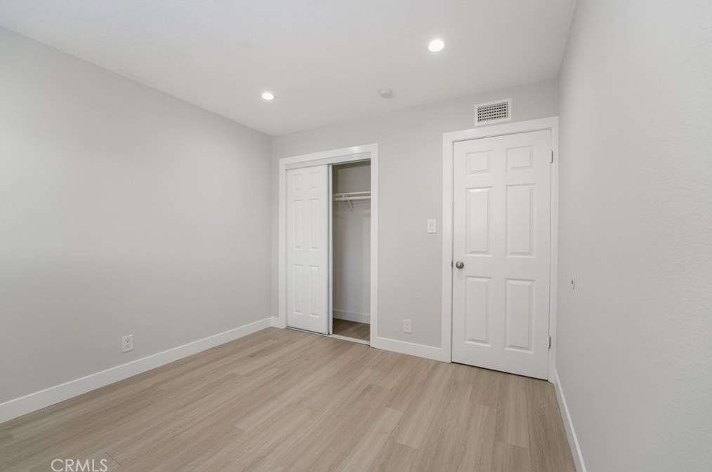 1425 Avalon Ave, Santa Ana CA 92705-7902 exterior