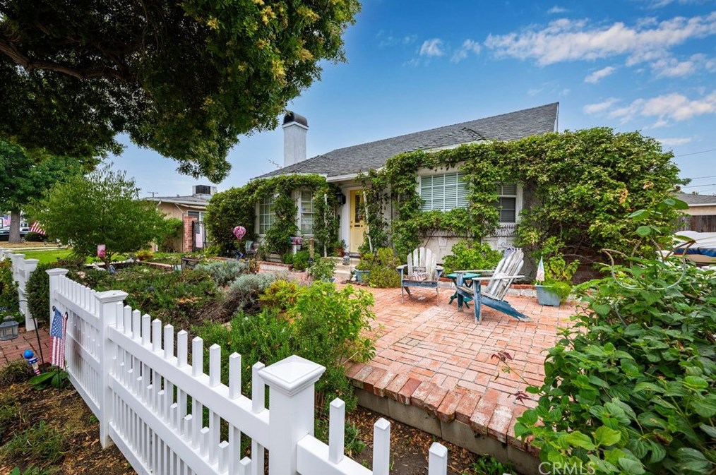 5221 Keynote St, Long Beach, CA 90808-2526