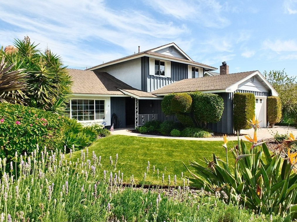 11922 La Serna Dr, La Mirada, CA 90638