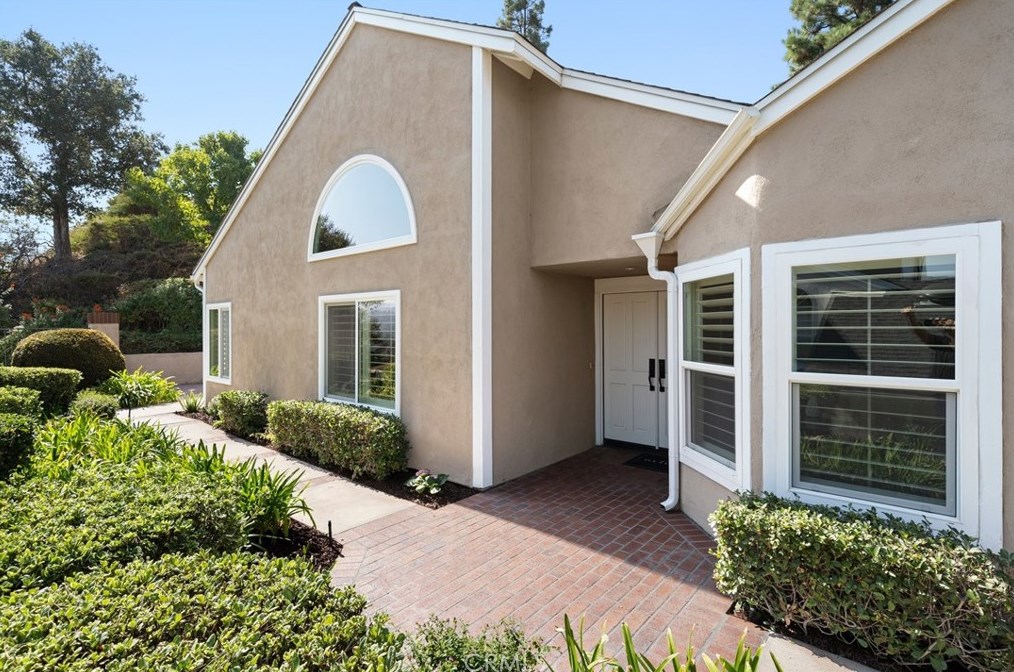 6087 E Brighton Ln, Anaheim, CA 92807