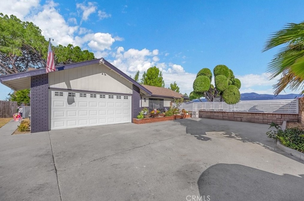 217 N Platina Dr, Pomona, CA 91765